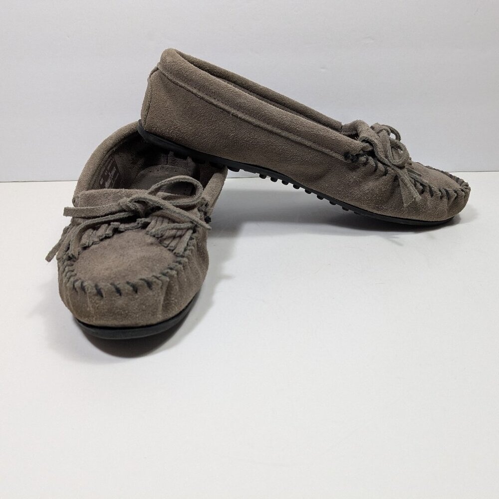 Minnetonka Gray Kilty Hardsole Moccasins Size 8.5  Boho Bohemian Casual Western